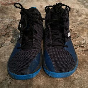 Adidas basketball shoes. Black with blue details size 6 men’s